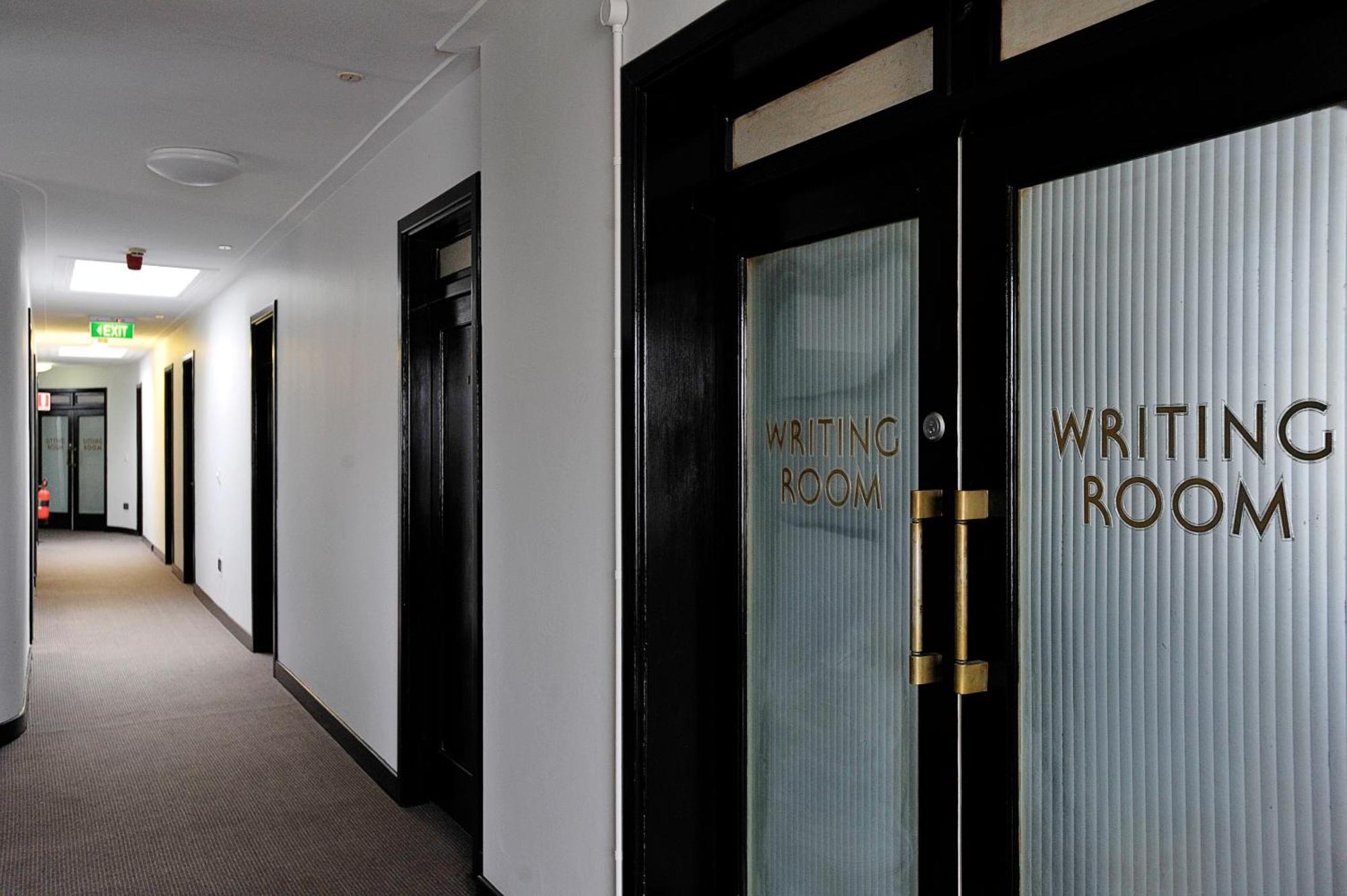 The Lakes Hotel Entrance Bagian luar foto