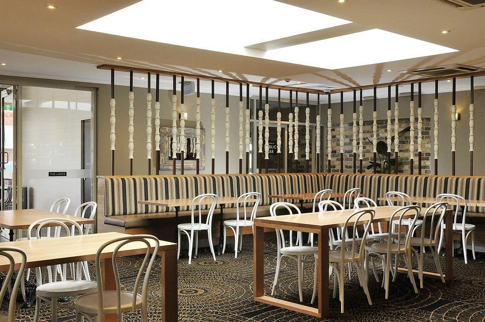 The Lakes Hotel Entrance Bagian luar foto