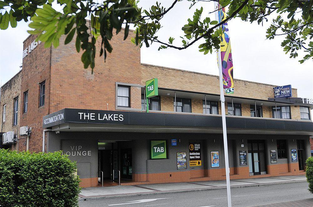 The Lakes Hotel Entrance Bagian luar foto