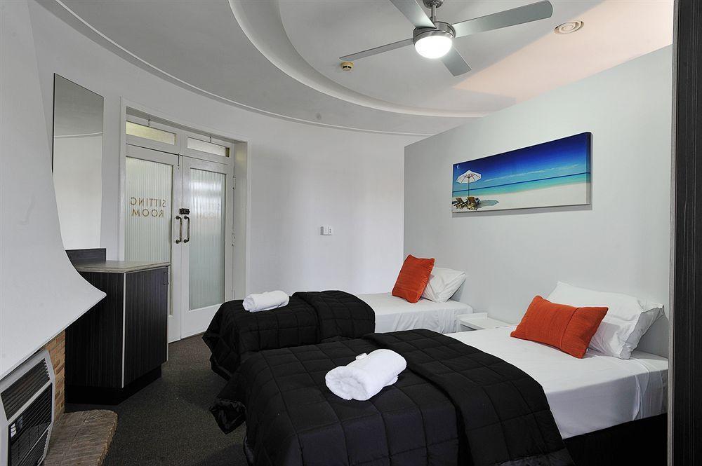 The Lakes Hotel Entrance Bagian luar foto