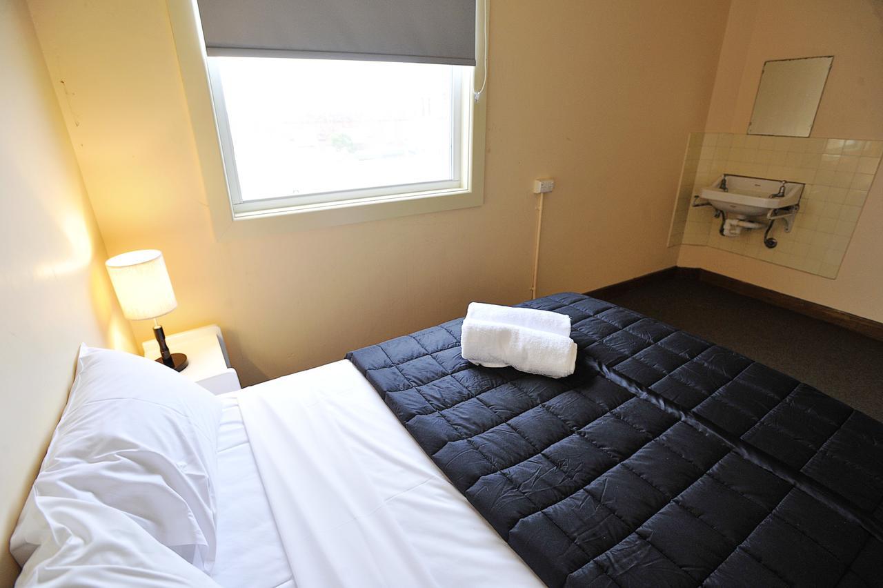 The Lakes Hotel Entrance Bagian luar foto