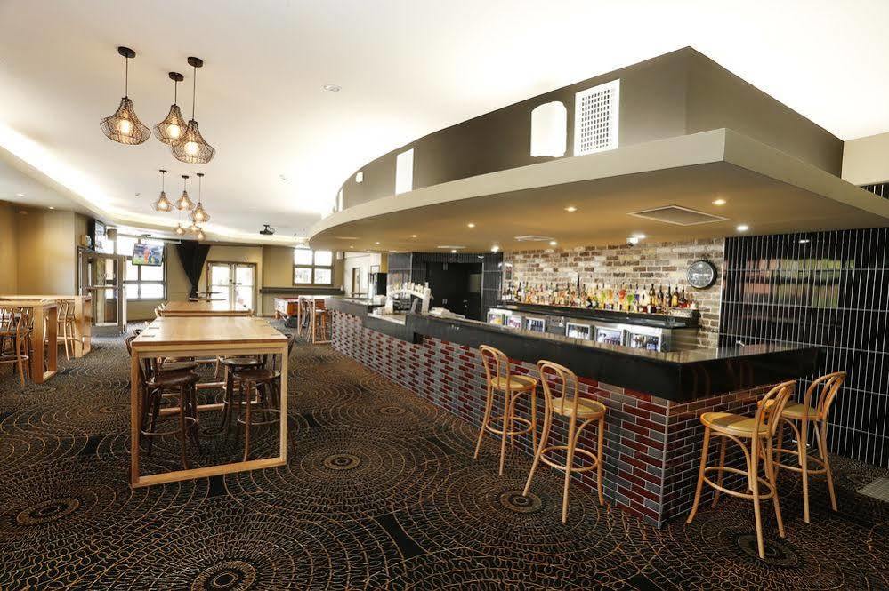 The Lakes Hotel Entrance Bagian luar foto