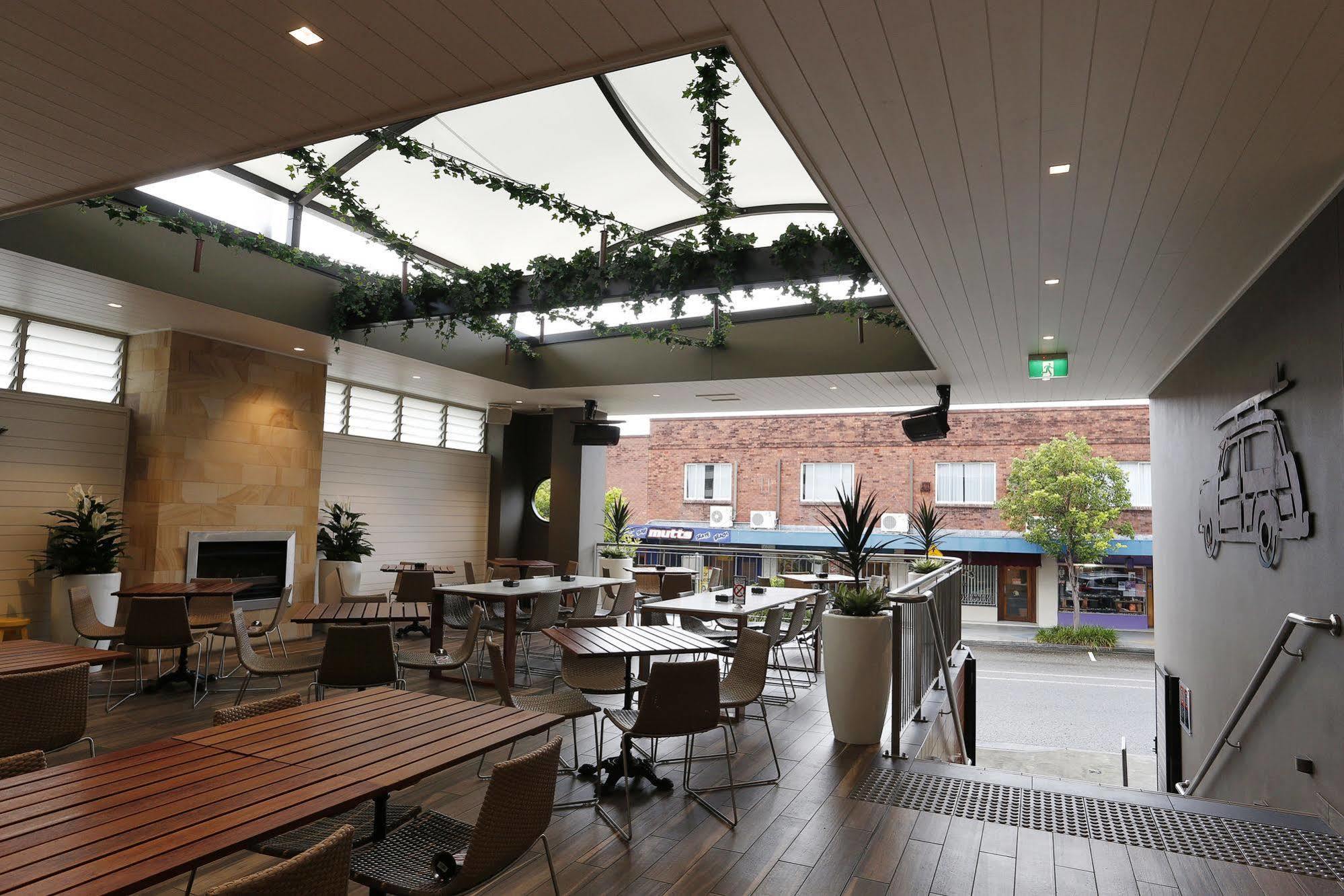 The Lakes Hotel Entrance Bagian luar foto