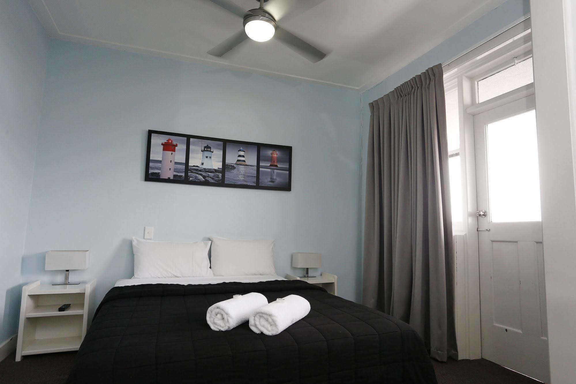The Lakes Hotel Entrance Bagian luar foto